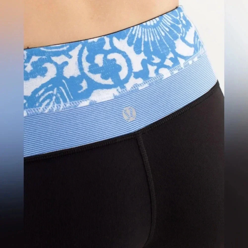 Lululemon Groove Crop Reversible Leggings Size 4
